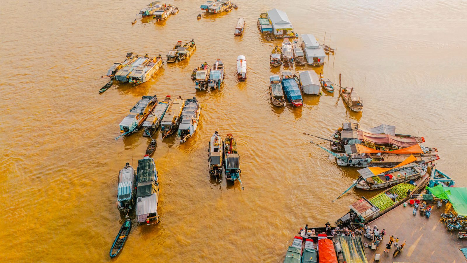 Aerial view of boats gathering at the Cai Rang floating market in the Mekong Delta